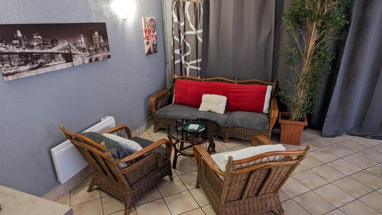 Chambres D'Hotes Les Lits Des Fees Saint-Floret Dış mekan fotoğraf