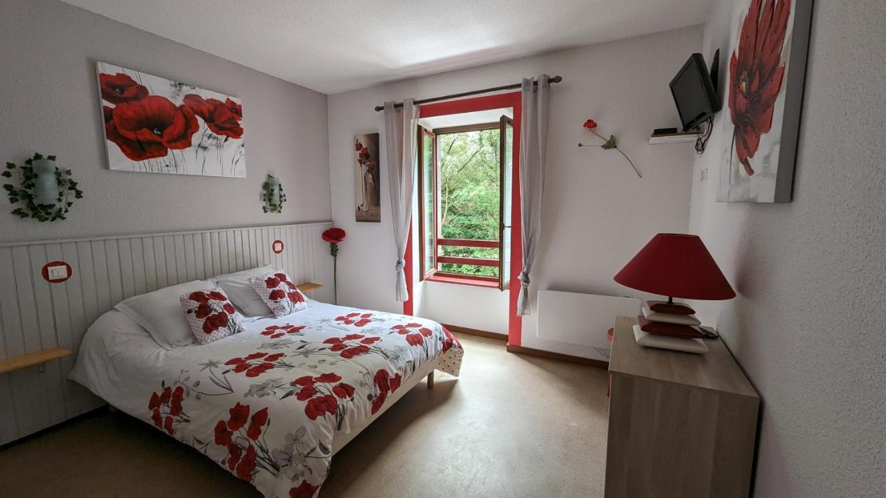 Chambres D'Hotes Les Lits Des Fees Saint-Floret Dış mekan fotoğraf
